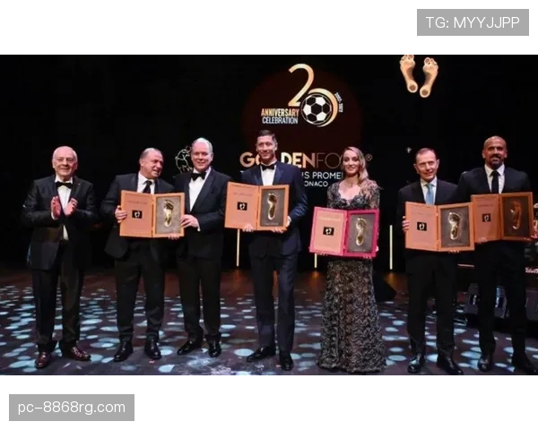 莱万与本泽马的金球奖之争：如何比较荣誉结构与时代印记