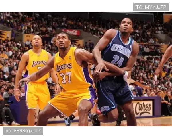 如何准确判定抢篮板犯规？关键步骤与常见争议解析